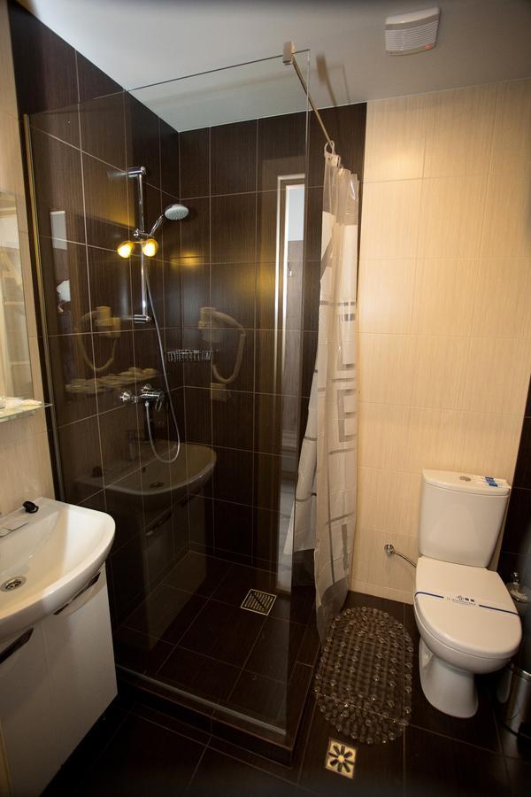 Praha Park Hotel Uzhhorod Exterior photo